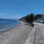 Modern Ground Floor On The Pebbles Apartmán Paralia Platanou