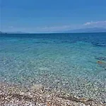 Modern Ground Floor On The Pebbles * Paralia Platanou