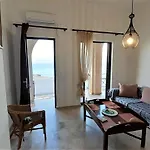 Modern Ground Floor On The Pebbles Paralia Platanou