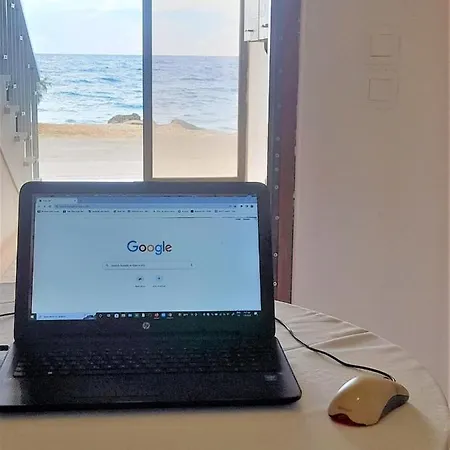 Modern Ground Floor On The Pebbles