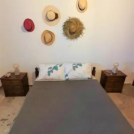 Modern Ground Floor On The Pebbles 아파트 Paralia Platanou