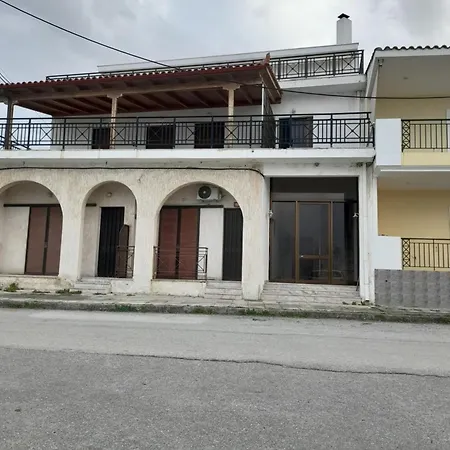 Modern Ground Floor On The Pebbles *