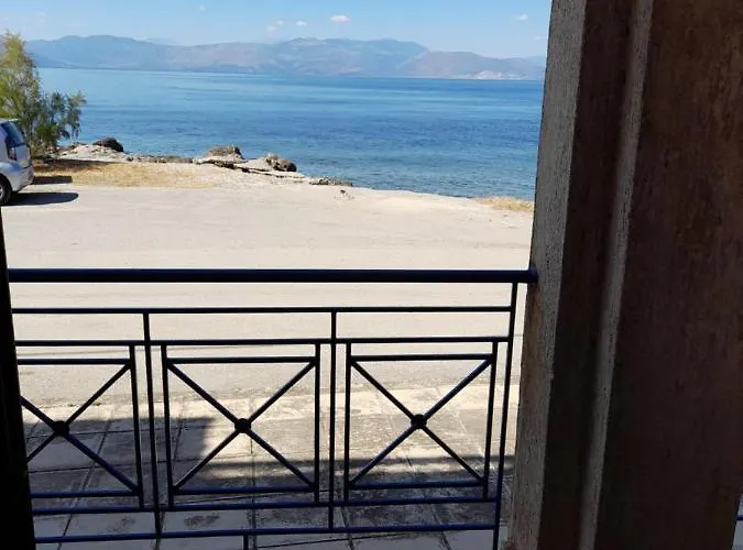 Modern Ground Floor On The Pebbles * Paralia Platanou