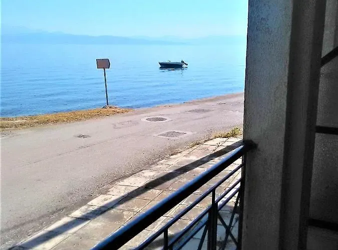 Διαμέρισμα Modern Ground Floor On The Pebbles *