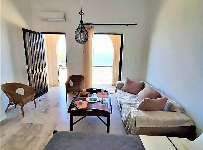 Modern Ground Floor On The Pebbles Διαμέρισμα