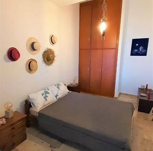 Modern Ground Floor On The Pebbles Paralia Platanou