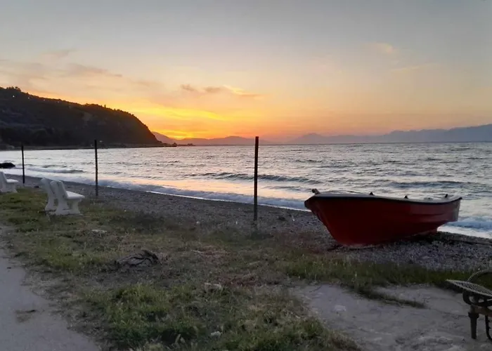 Modern Ground Floor On The Pebbles Διαμέρισμα Paralia Platanou