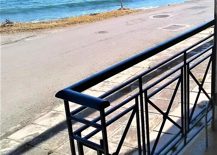 Modern Ground Floor On The Pebbles