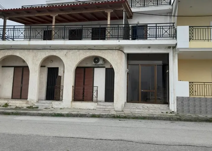 Modern Ground Floor On The Pebbles *